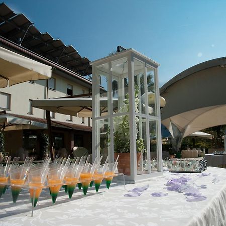 Hotel 2 Magnolie Piancogno Exterior photo
